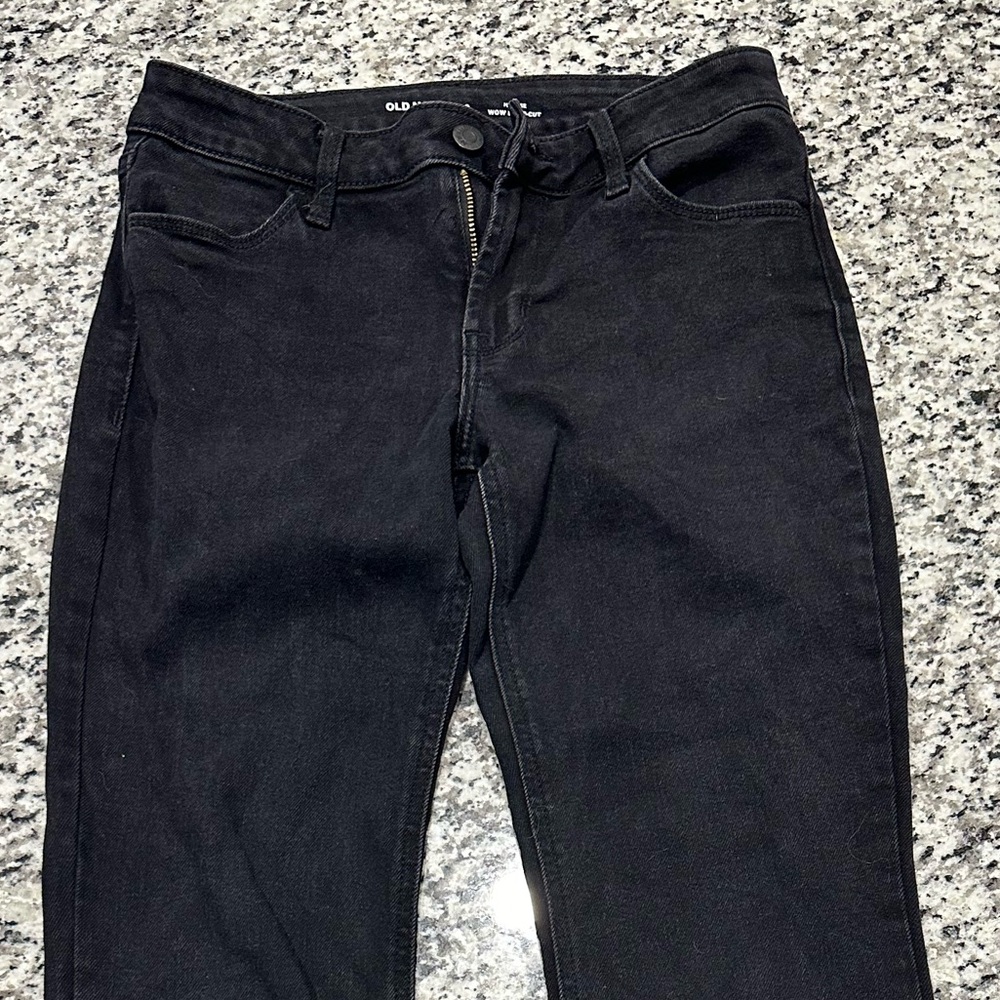 Womens size 2 Mid Rise Boot Cut Old Navy jeans good condition.